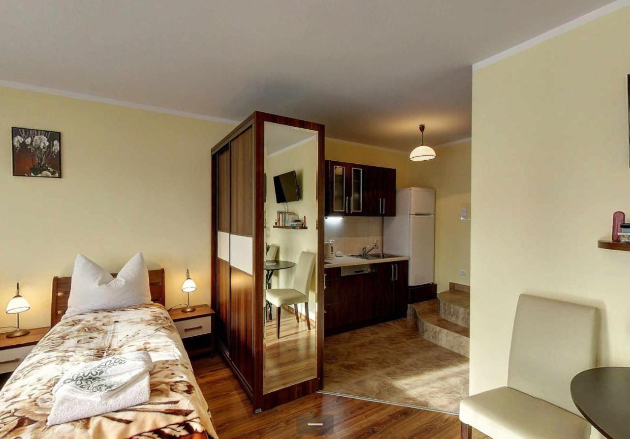 Villa Jura Pokoje Goscinne Zarki Esterno foto