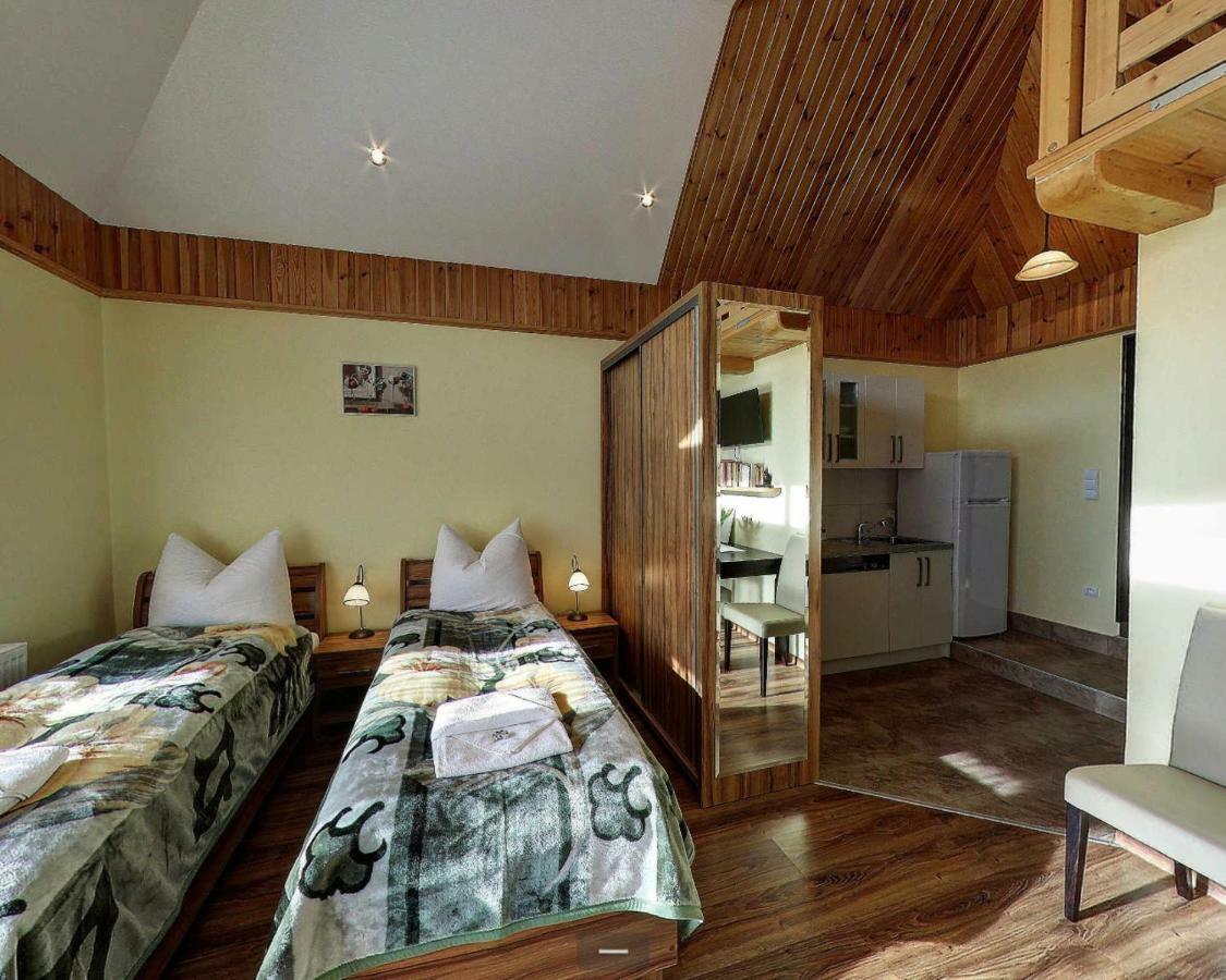 Villa Jura Pokoje Goscinne Zarki Esterno foto
